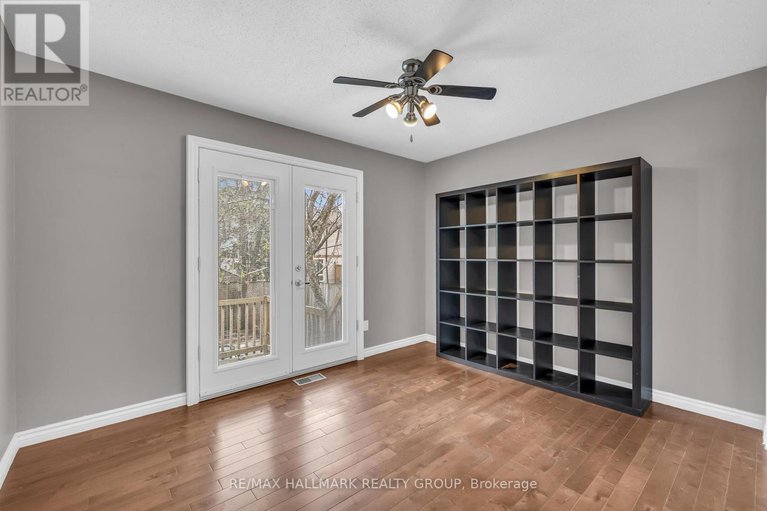 28280542/8-scharf-lane/glencairnhazeldean/ottawa/ontario/K2L2K2_15