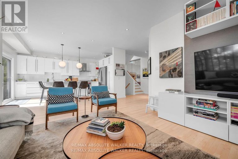 28644323/107-joshua-street/mer-bleuebradley-estatesanderson-park/ottawa/ontario/K1W0A2_12