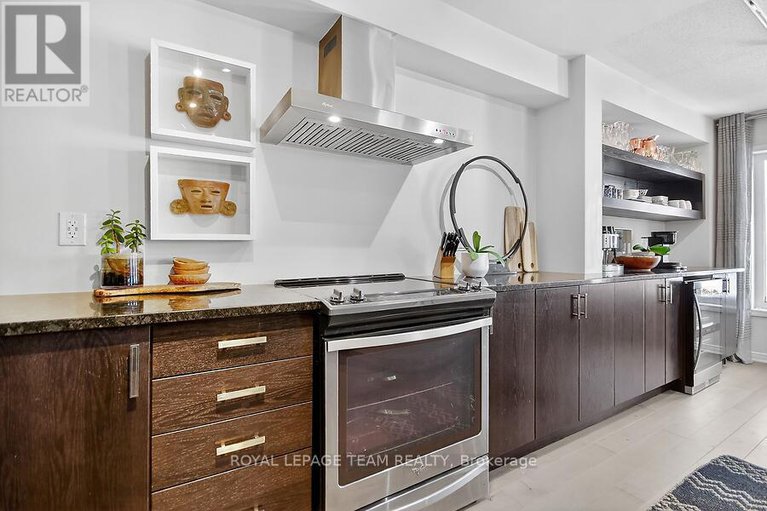 29283467/787-element-private/emerald-meadowstrailwest/ottawa/ontario/K2M0M7_21