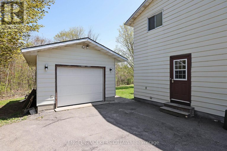 28304083/25-coldstream-drive/munster/ottawa/ontario/K0A3P0_4