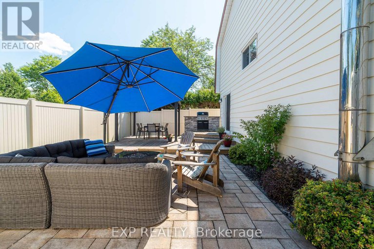 28998058/6084a-vineyard-drive/convent-glen/ottawa/ontario/K1C2M5_41