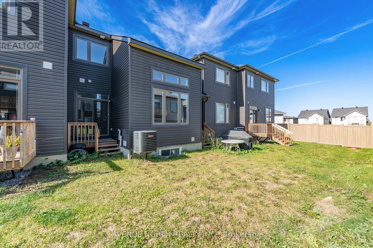 28972709/1024-kijik-crescent/blossom-parkkemp-parkfindlay-creek/ottawa/ontario/K1X0G9_44