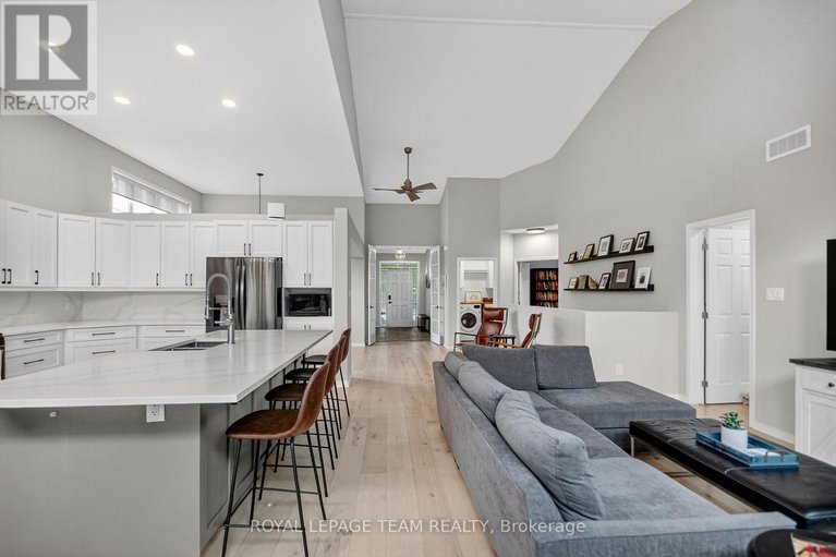 29219496/128-chenoa-way/stonebridge/ottawa/ontario/K2J0M2_14