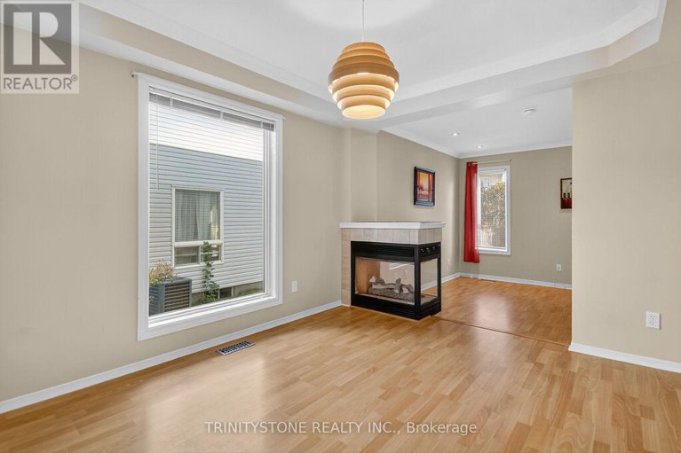 28977788/11-whalings-circle/stittsville-central/ottawa/ontario/K2S1S4_17