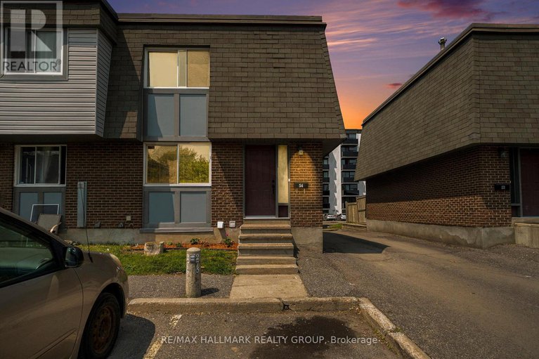 28410250/54-corley-private/heron-gateindustrial-park/ottawa/ontario/K1V8T7_3