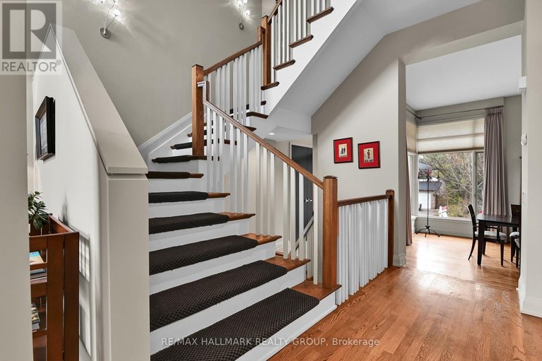 29674266/481-melbourne-avenue/mckellarhighland/ottawa/ontario/K2A1W4_14