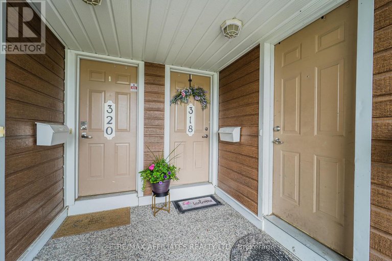 28288908/318-crownridge-drive-n/emerald-meadowstrailwest/ottawa/ontario/K2M3A5_1