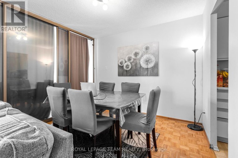 28484089/1111-2759-carousel-crescent/emerald-woodssawmill-creek/ottawa/ontario/K1T2N5_11