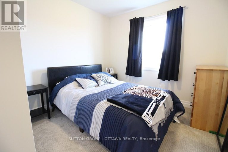 29157988/303-rue-de-l-etang-street/town-of-rockland/clarence-rockland/ontario/K4K0K1_21