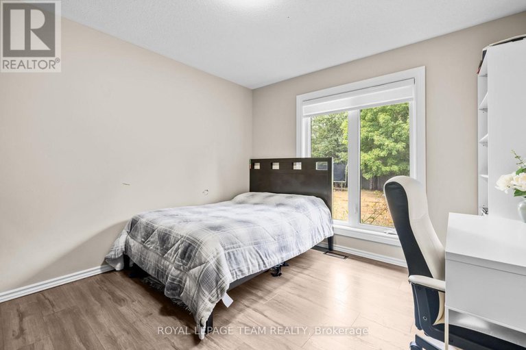 28760673/1280-ben-royal-avenue/greely/ottawa/ontario/K4P1A3_24