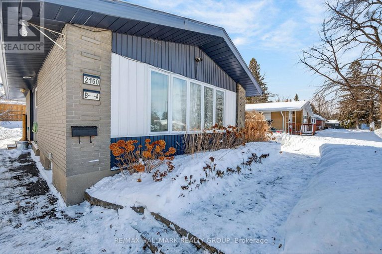 29441384/2160-lambeth-walk/parkway-park/ottawa/ontario/K2C1G1_2