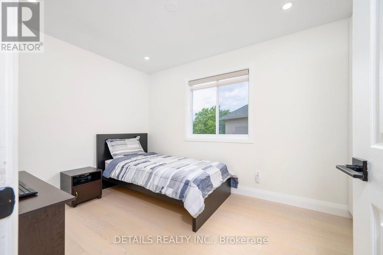 28895546/732-carmella-crescent/avalon-east/ottawa/ontario/K4A4V8_28