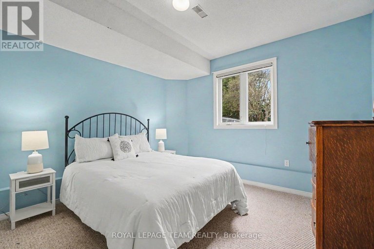 29688007/1598-lisbon-street/fallingbrookpineridge/ottawa/ontario/K4A4C3_29