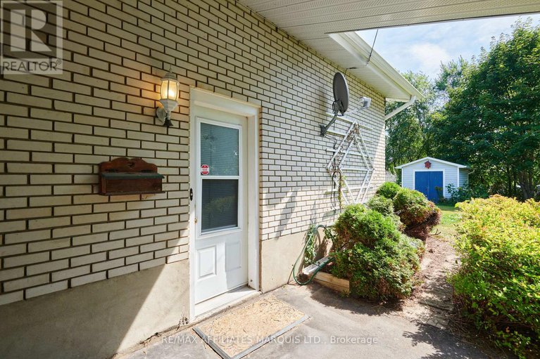 28820008/20334-third-st-gv-street/south-glengarry-charlottenburgh-twp/south-glengarry/ontario/K0C1L0_27