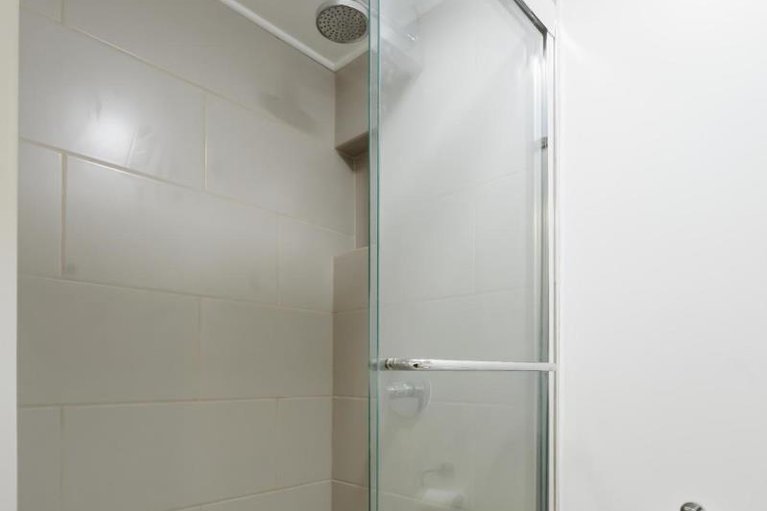 29387257/923-pinecrest-road/queensway-terrace-north/ottawa/ontario/K2B6B1_32