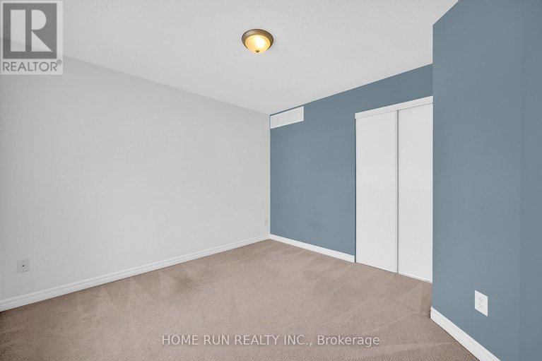 29593608/284-par-la-ville-circle/stittsville-north/ottawa/ontario/K2S0M4_23