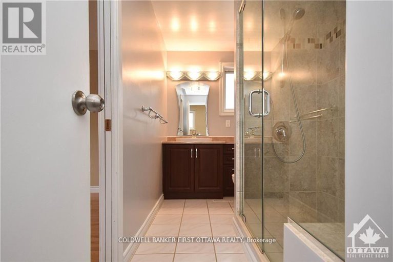 28885530/1883-des-prairies-avenue/queenswood-heights-south/ottawa/ontario/K1E2R5_18