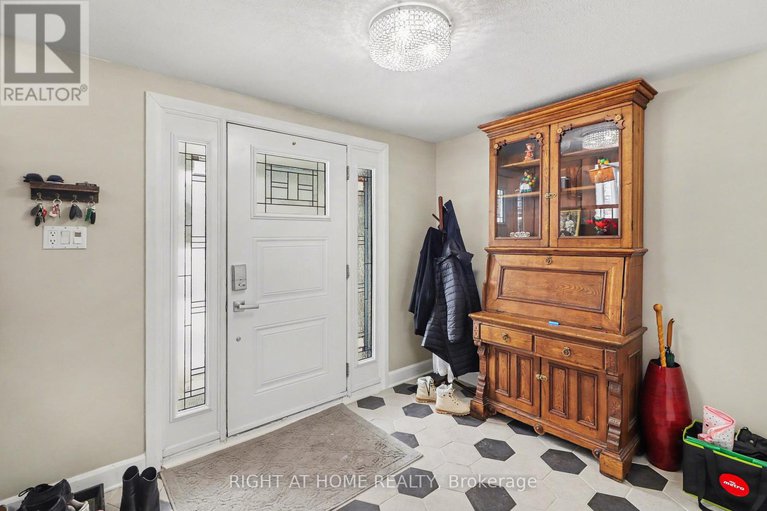 29353091/51-westpark-drive/blackburn-hamlet/ottawa/ontario/K1B3G4_5