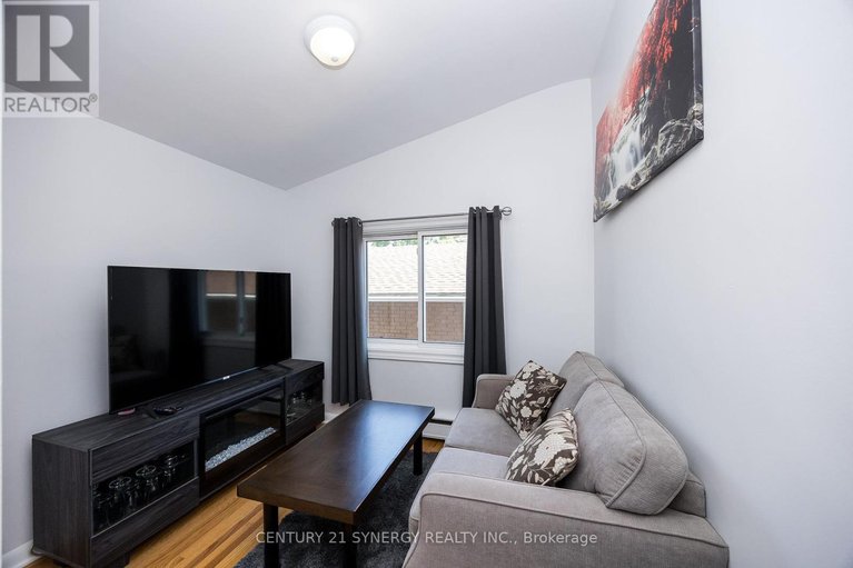 28393390/233-allan-street/smiths-falls/smiths-falls/ontario/K7A4M9_14