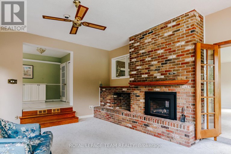 28527432/1231-fairway-drive/manotick-south-to-roger-stevens/ottawa/ontario/K4M1B3_10