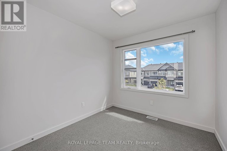 28811233/522-borbridge-avenue/riverside-southgloucester-glen/ottawa/ontario/K4M0H9_30
