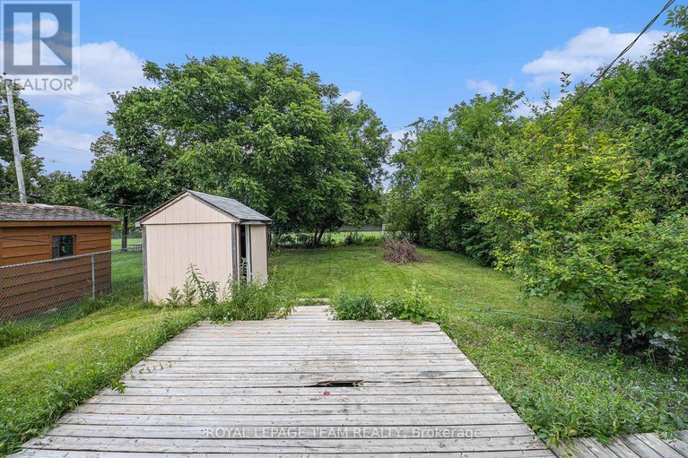 28892942/1285-fellows-road/parkway-park/ottawa/ontario/K2C2V8_25