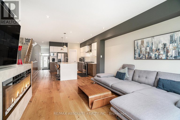 28491289/560-triangle-street-n/emerald-meadowstrailwest/ottawa/ontario/K2V0M5_15