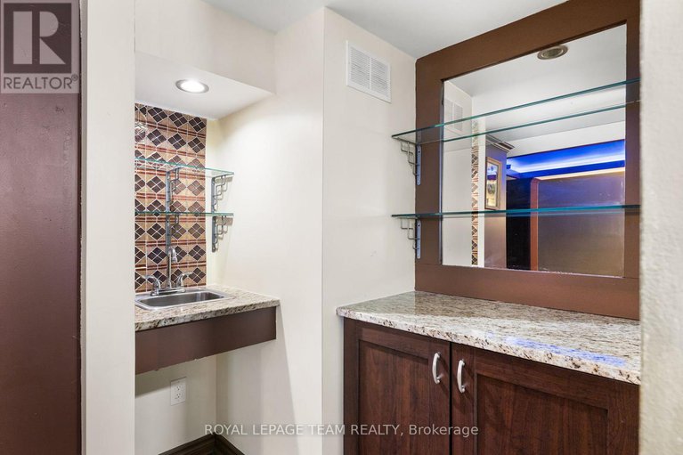 29269235/18-oakham-ridge-n/morgans-grantsouth-march/ottawa/ontario/K2K3B3_36