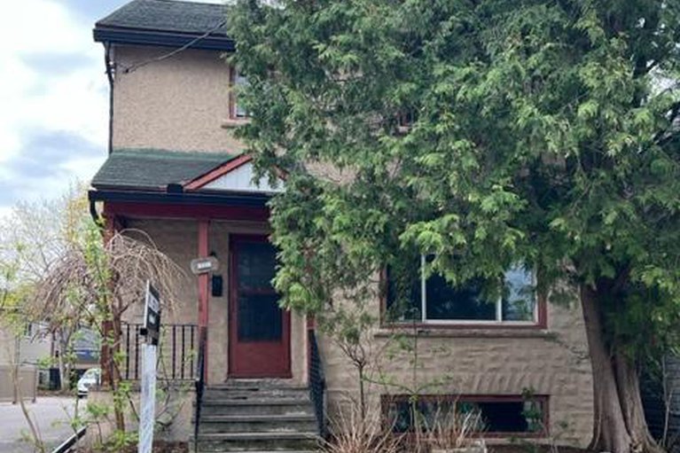 28282224/222-mcarthur-avenue/vanier/ottawa/ontario/K1L6P5_2
