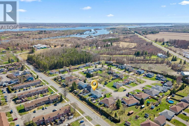 29633987/5520-bridlewood-court/iroquois/south-dundas/ontario/K0E1K0_37