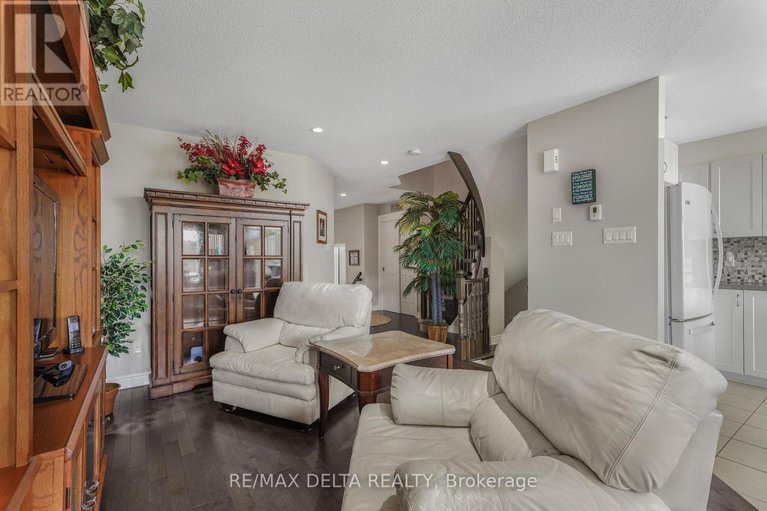 29651790/2225-marble-crescent/town-of-rockland/clarence-rockland/ontario/K4K0G9_8