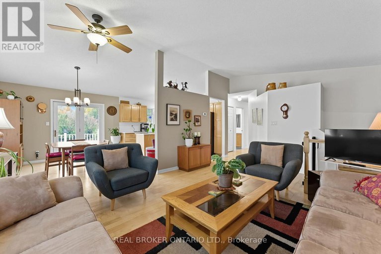 29420694/18-smith-road/north-grenville-twp-kemptville-south/north-grenville/ontario/K0G1T0_12