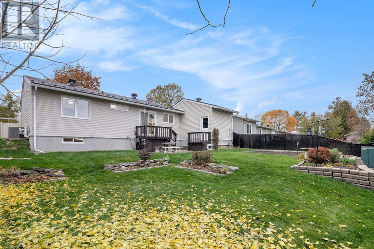 29090721/1366-metz-crescent/carson-grove/ottawa/ontario/K1K3Z5_35