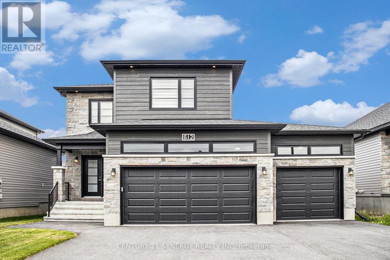 28491813/612-geneva-crescent/embrun/russell/ontario/K0A1W0_1