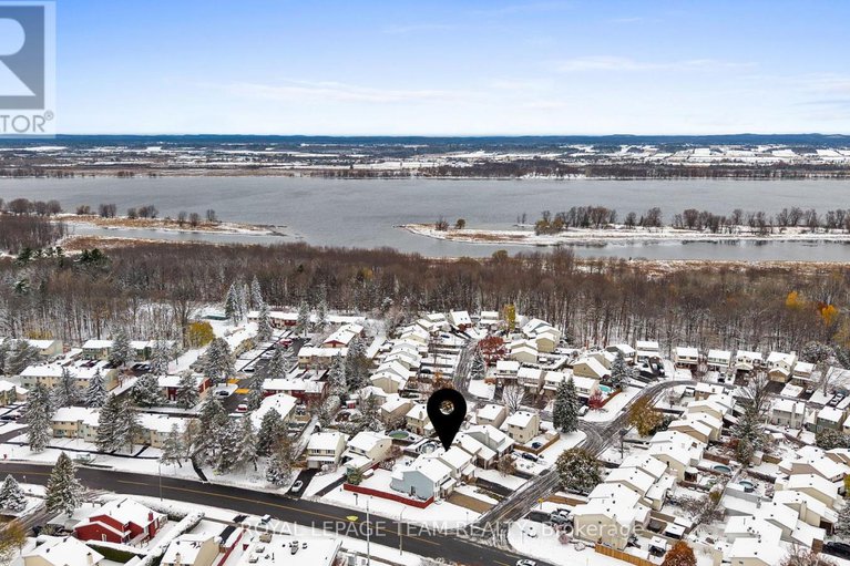 29111862/828-kingfisher-crescent/chatelaine-village/ottawa/ontario/K1E2L4_47