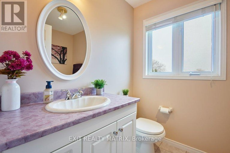 29619267/4717-mcneely-road/sarsfieldbearbrook/ottawa/ontario/K4B0J2_24