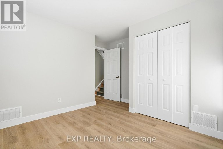 29332687/2158-fillmore-crescent/beacon-hill-north/ottawa/ontario/K1J6A4_27