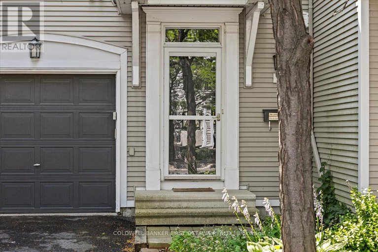 28806487/18-maxton-private/beacon-hill-south/ottawa/ontario/K1J1J2_3