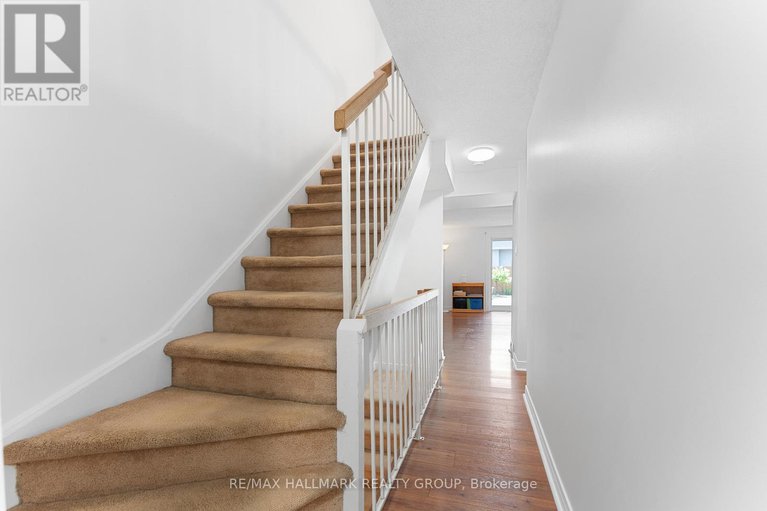 28722479/1916-russell-road/elmvale-acres/ottawa/ontario/K1G1L6_4