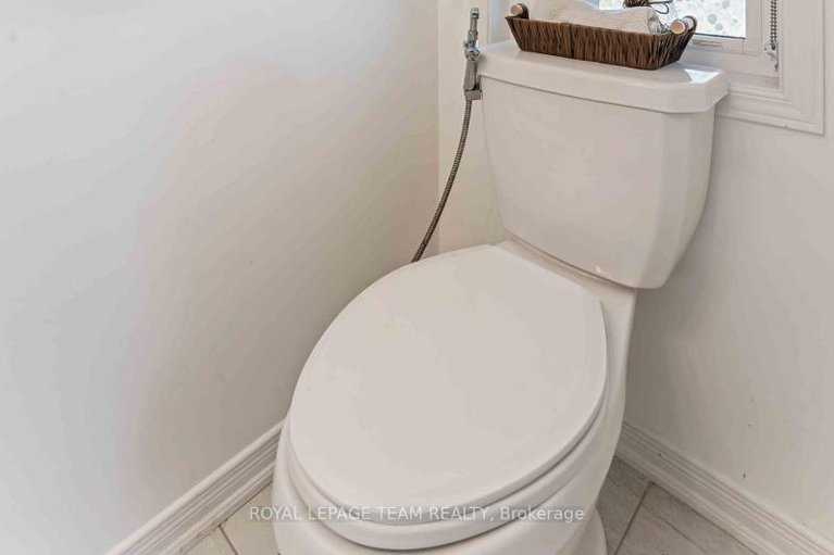 28929396/359-melodie-street/mer-bleuebradley-estatesanderson-park/ottawa/ontario/K1W0L8_20
