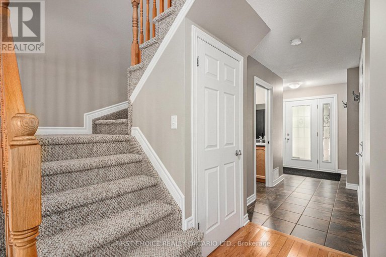 28755533/277-mica-crescent/town-of-rockland/clarence-rockland/ontario/K4K0E9_4