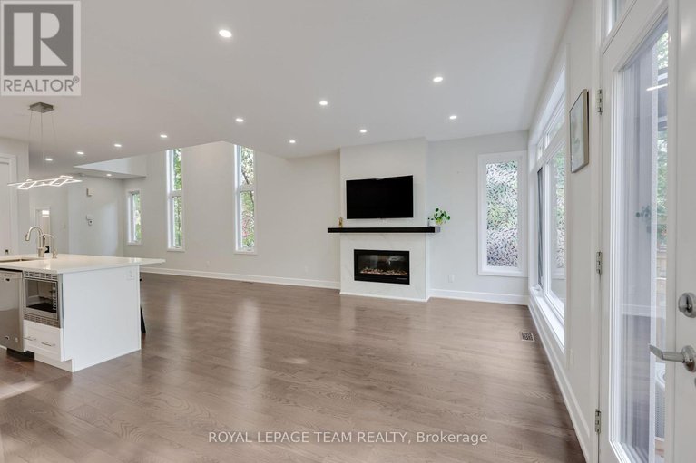 29015111/38-sunnymede-avenue/ottawa-westtunneys-pasture/ottawa/ontario/K1Y2L3_32