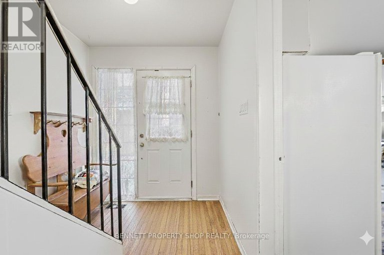 29180470/191-639-trelawny-private/carleton-square/ottawa/ontario/K2C3M9_2