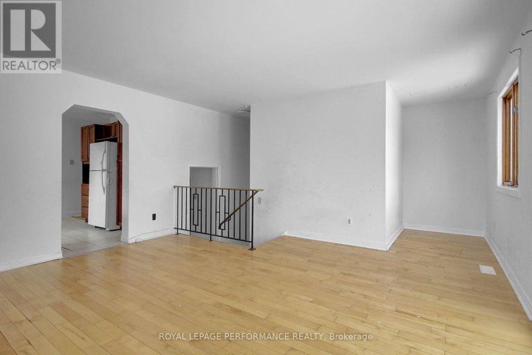 28503920/2647-ayers-avenue/ridgemont/ottawa/ontario/K1V7W7_3