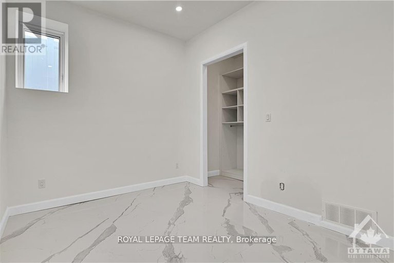 28961784/828-alpine-avenue/queensway-terrace-north/ottawa/ontario/K2B5R6_26