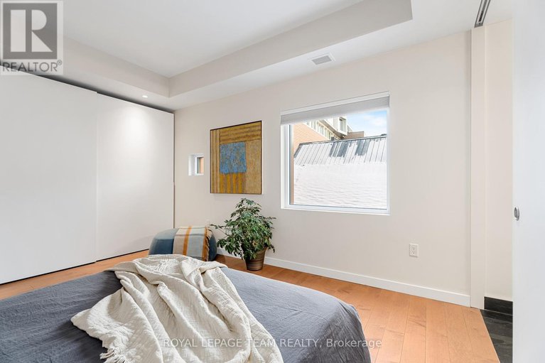 28156600/504-135-barrette-street/vanier/ottawa/ontario/K1L7Z9_27