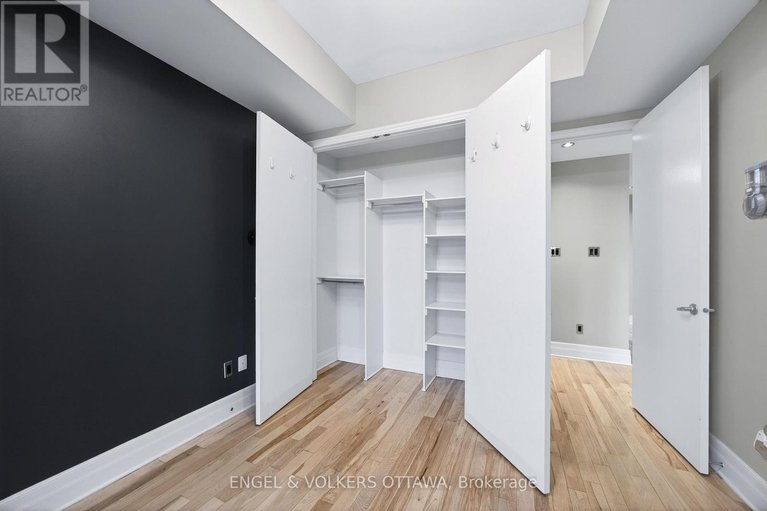 29609712/410-327-breezehill-avenue-s/west-centre-town/ottawa/ontario/K1Y1R6_26