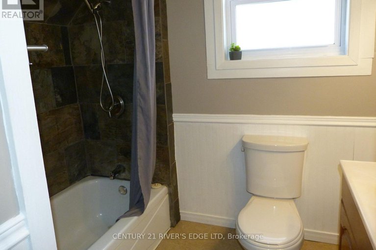 29040852/468-gladstone-street-n/winchester/north-dundas/ontario/K0C2K0_31