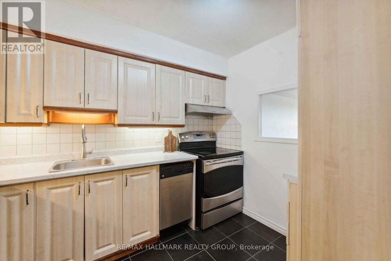 28414762/158c-mcarthur-avenue-s/vanier/ottawa/ontario/K1L8E7_15