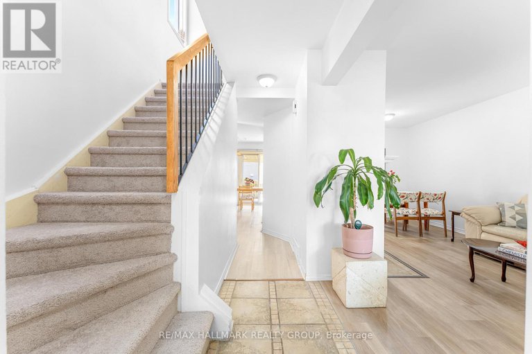 28819606/41-sovereign-avenue/craig-henrywoodvale/ottawa/ontario/K2G4W8_5